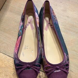 Marc Fisher Jodi Floral Women's Flats. Size 7